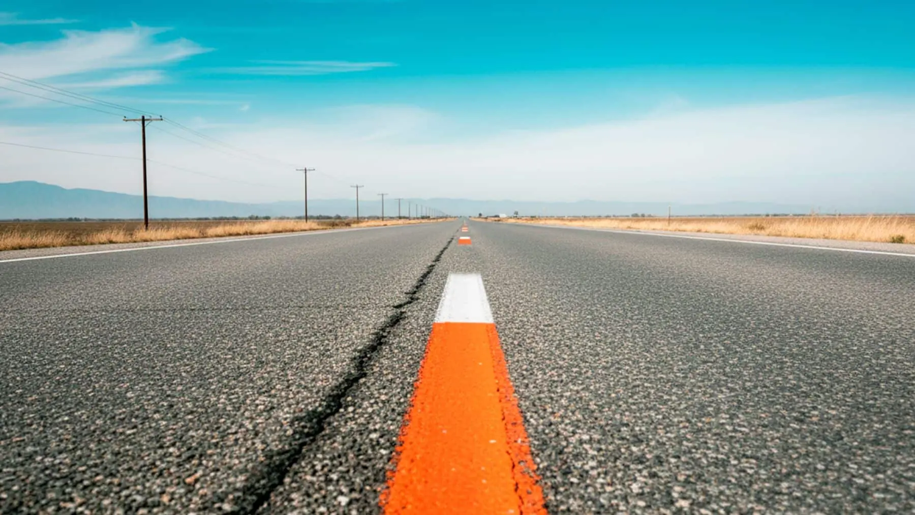 California tested orange highway stripes — The results prove yellow lines may be history Credit: By Sarah I. "https://www.ecoticias.com/"
